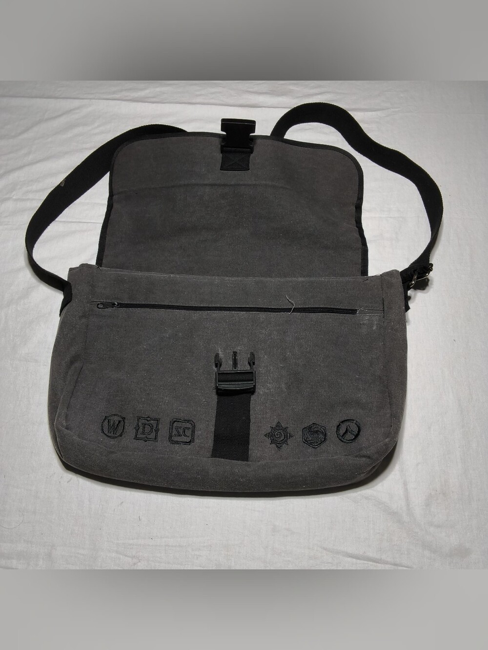 ​Official BlizzCon 2015 Grey Canvas Messenger Bag Blizzard Laptop Satchel Gaming - Picture 5 of 8